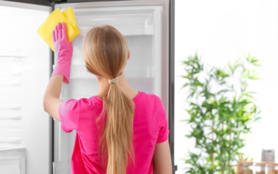 Wszystko, co musisz wiedzieć o czyszczeniu lodówki: szybkie, dogłębne czyszczenie i usuwanie zapachów