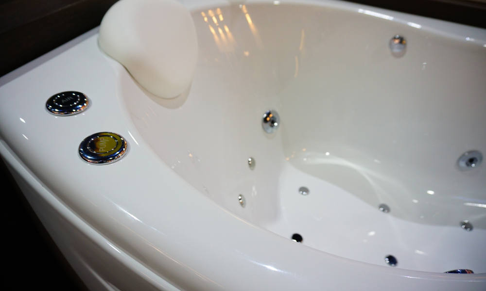 Effortless and Efficient Jetted Tub Cleaning